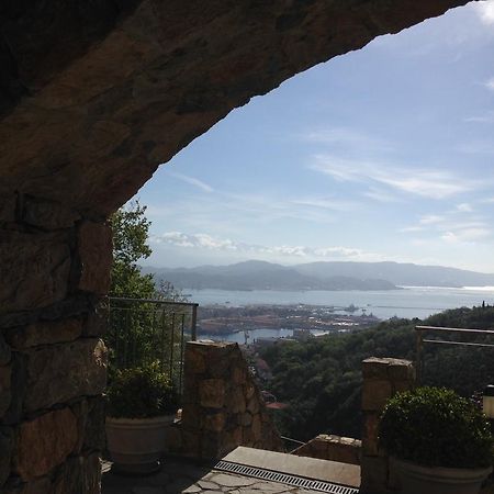 Arianna Hill House Bed & Breakfast ลาสเปเซีย ภายนอก รูปภาพ
