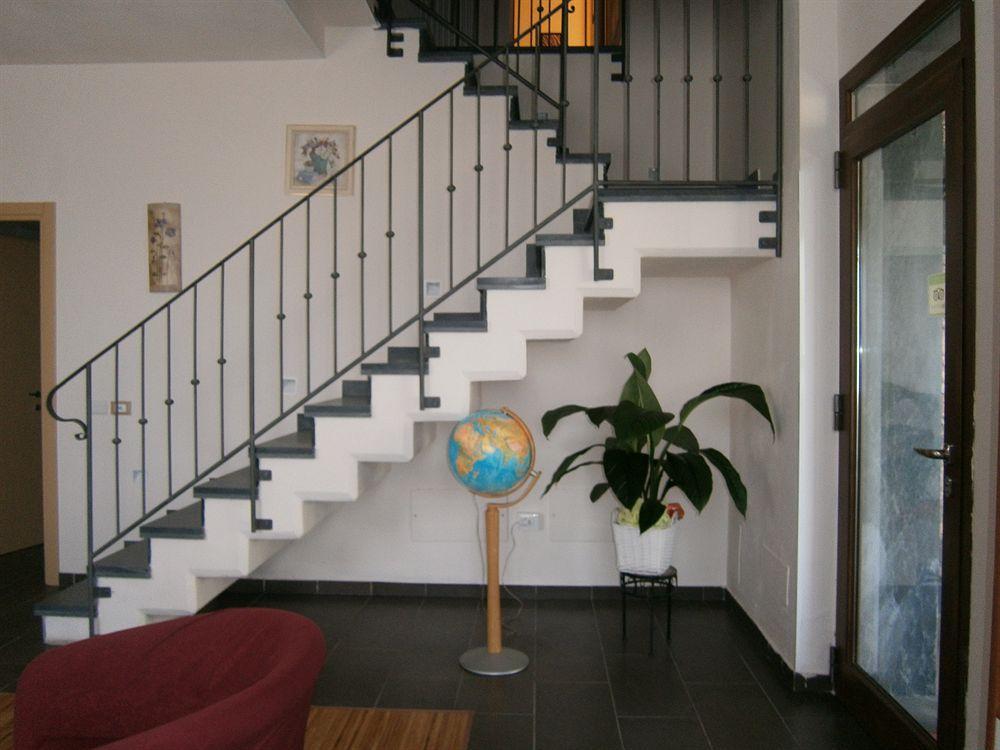 Arianna Hill House Bed & Breakfast ลาสเปเซีย ภายนอก รูปภาพ