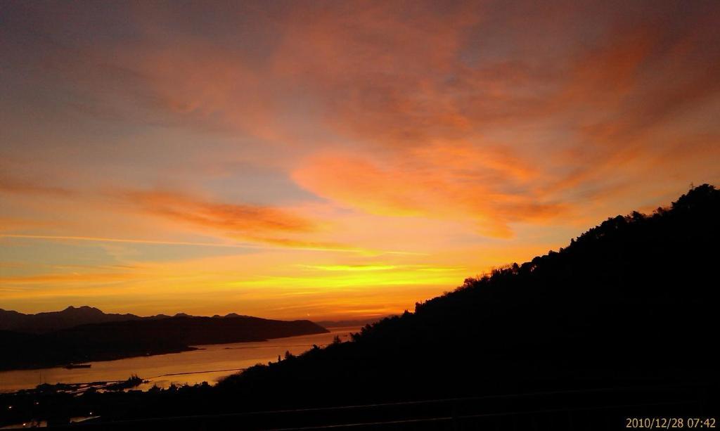 Arianna Hill House Bed & Breakfast ลาสเปเซีย ภายนอก รูปภาพ