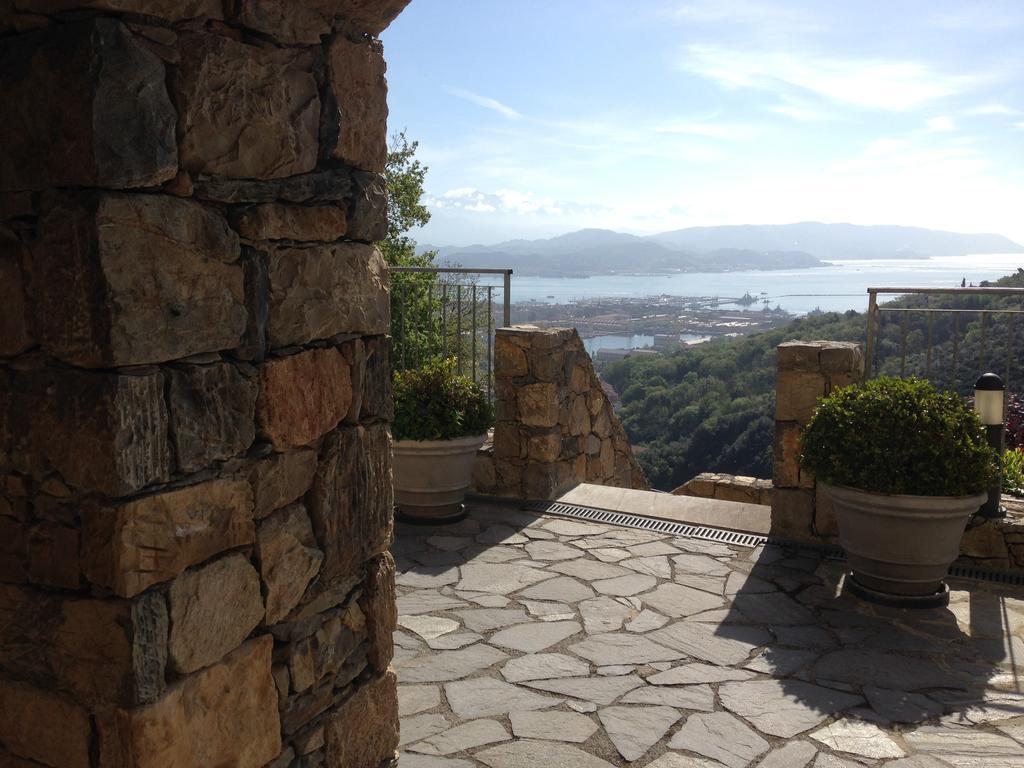 Arianna Hill House Bed & Breakfast ลาสเปเซีย ภายนอก รูปภาพ