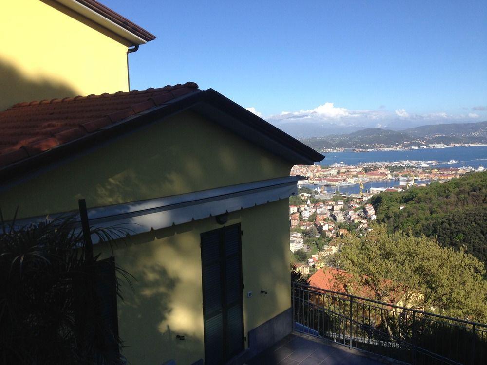 Arianna Hill House Bed & Breakfast ลาสเปเซีย ภายนอก รูปภาพ